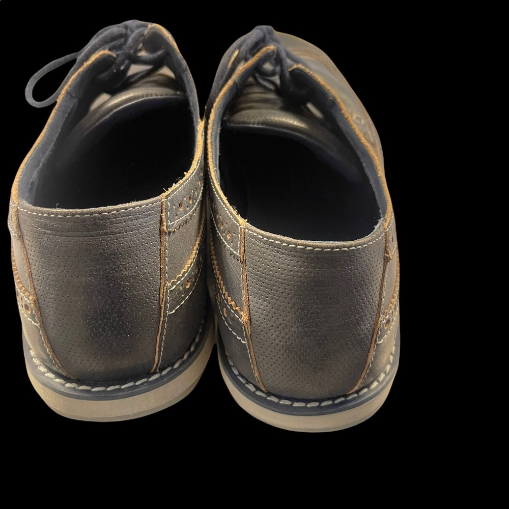 Dress shoes